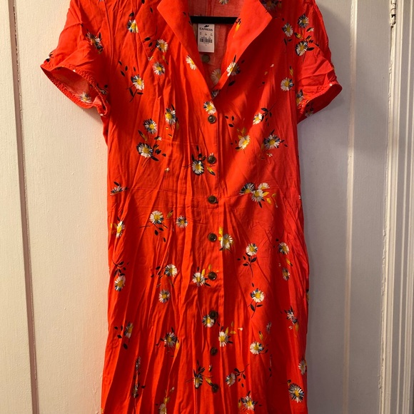 DONATED TO CHARITY Beautiful EXPRESS floral mini dress - Picture 2 of 5